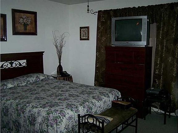 4th image of 720-22 Gulf Dr