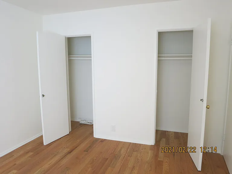 2329 Wellesley Ave #9 — Photo 19