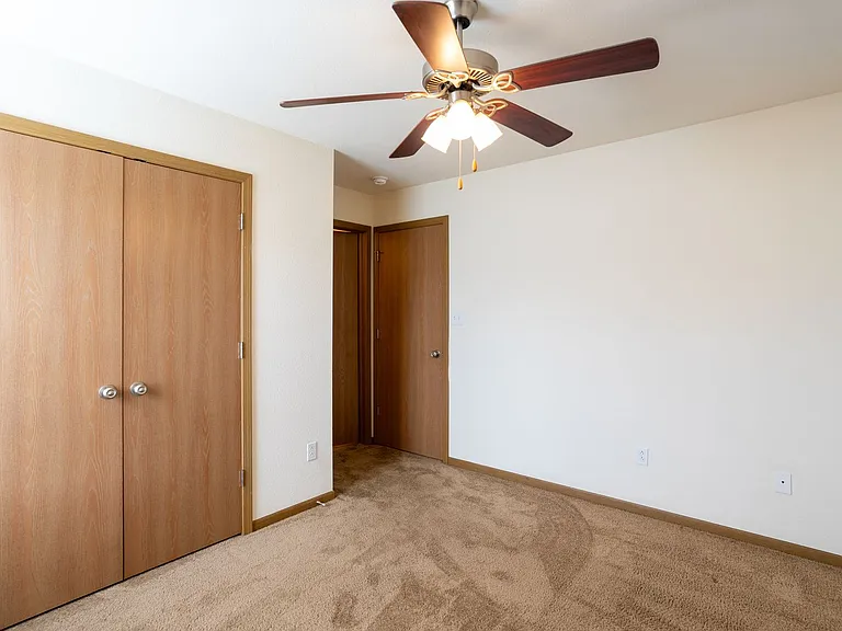 601-603 Glenstone Dr. — Photo 32