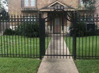 2043 Pasadena St #A, Houston, TX 77023