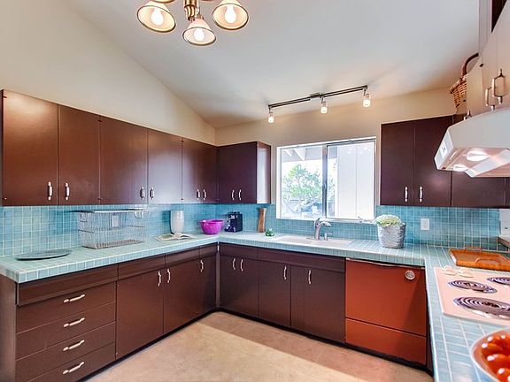 4th image of 5667 Genoa Dr