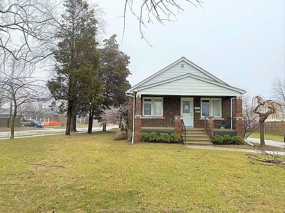 2nd image of 1112 Eastlawn Ave