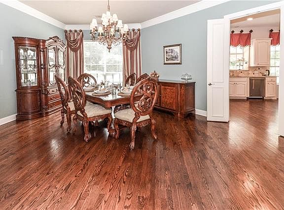 5th image of 2050 Woodbridge Dr