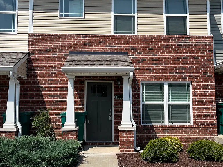 1056 Wells Way — Photo 1