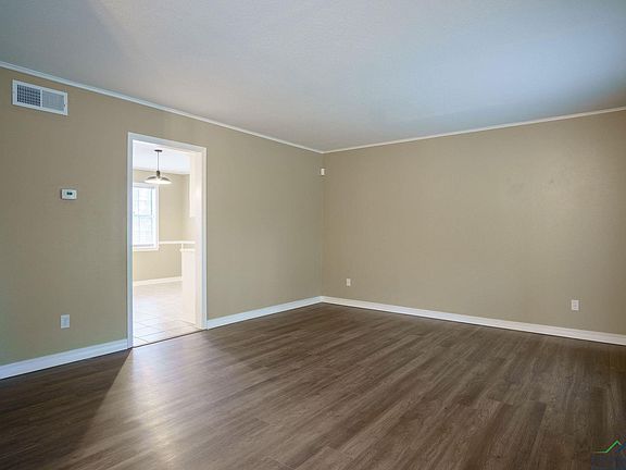 5th image of 200 Delwood Dr