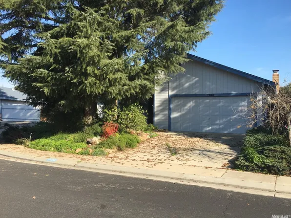 1726 Barbera Ct, Escalon, CA 95320