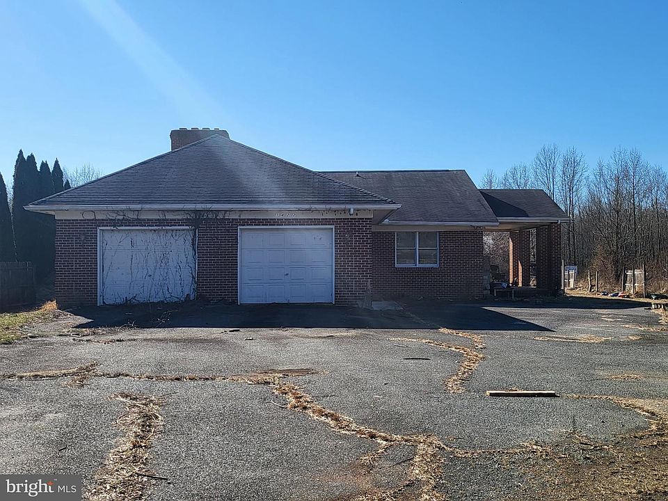 2nd image of 1422 McKee Rd