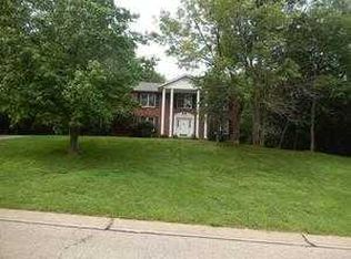 5810 Squirrelsnest Ln, Cincinnati, OH 45252