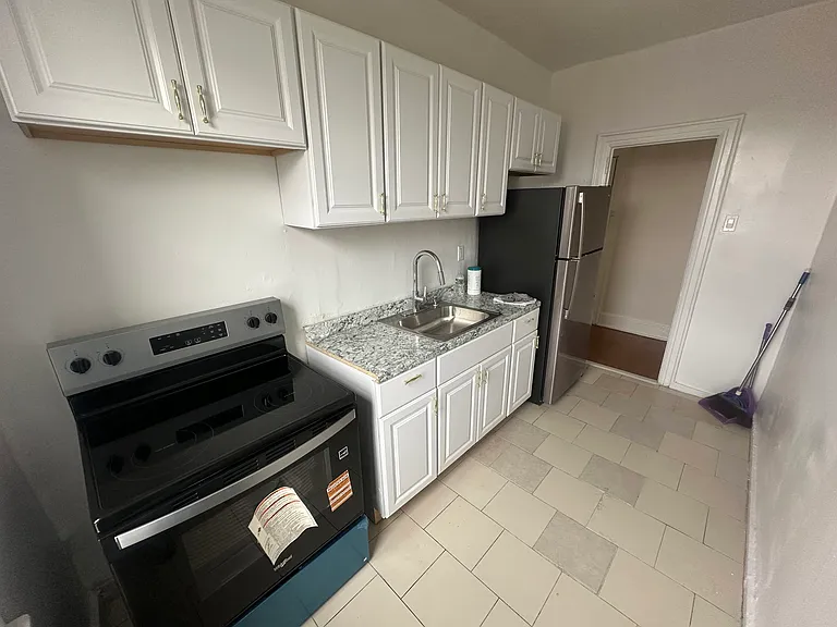 1544 Gillespie Ave #3D — Photo 4
