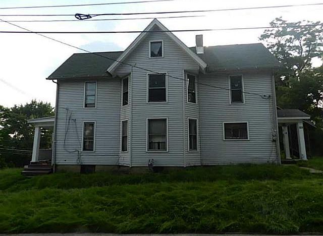 2nd image of 321 Shaw St