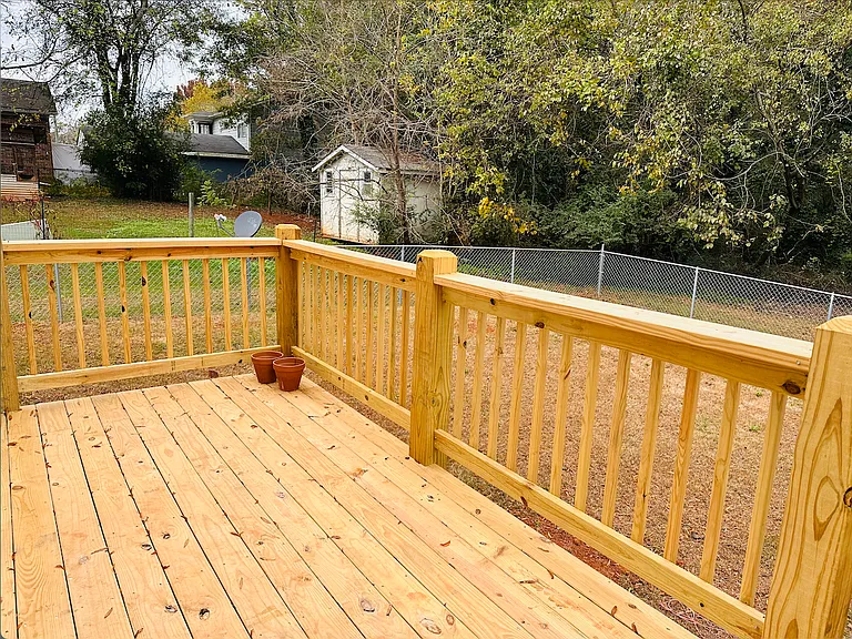 202 Hooper Ave SE — Photo 27