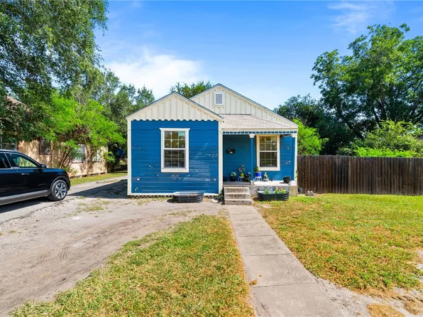 1033 E 4th St, Alice, TX 78332