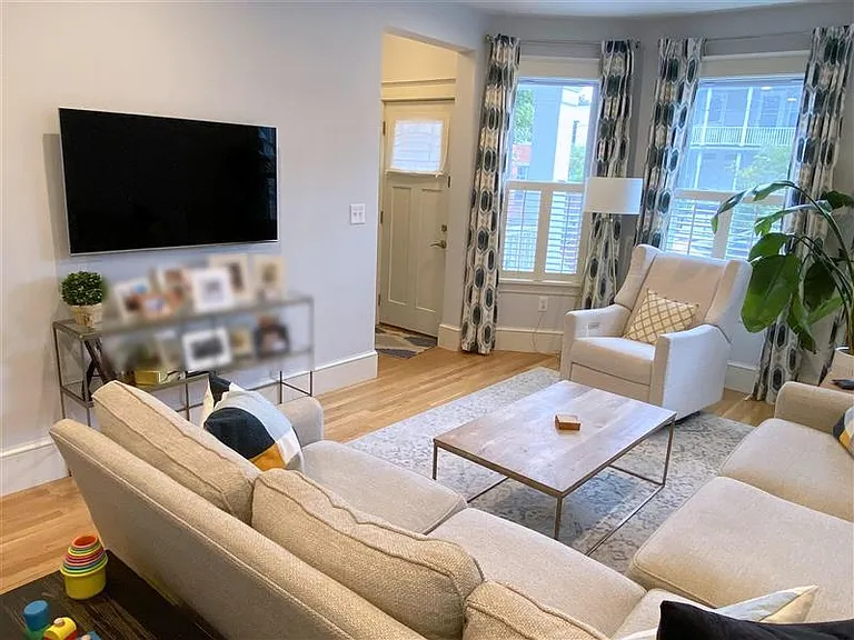 27-29 Cameron Ave #A — Photo 2
