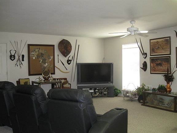 4th image of 284 Private Road 1054