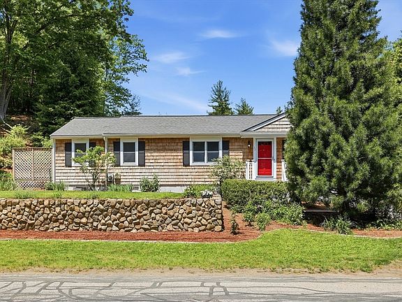 3rd image of 32 Wychwood Dr