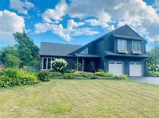 5868 Pontiac Ln, Brewerton, NY 13029