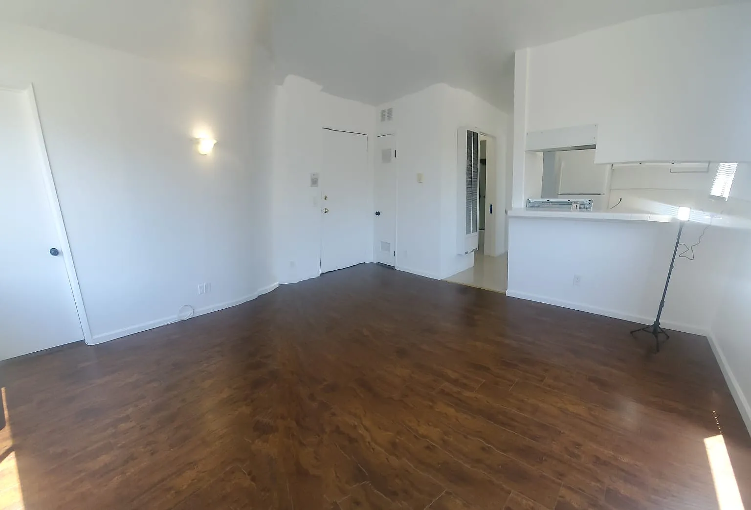 2 bed, 697 sqft, $2,395 — Photo 2