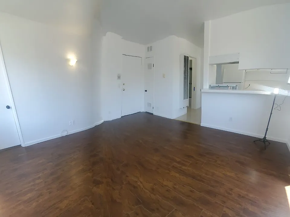 516 N Oxford Ave #1