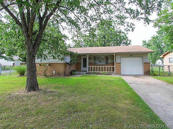 3rd image of 517 E Galveston Dr