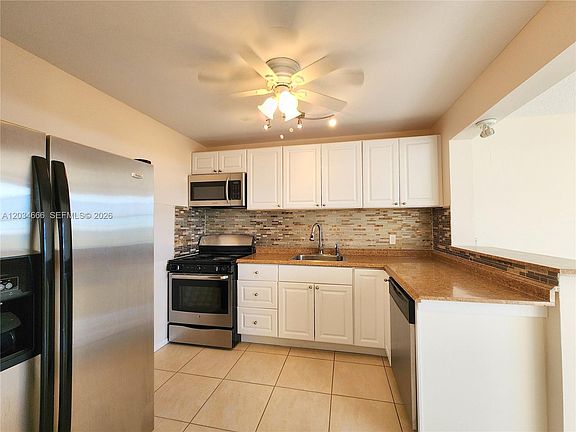 3rd image of 2025 NE 164th St APT 503