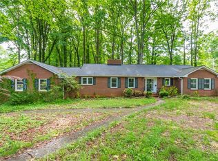 2601 Loch Dr, Winston Salem, NC 27106