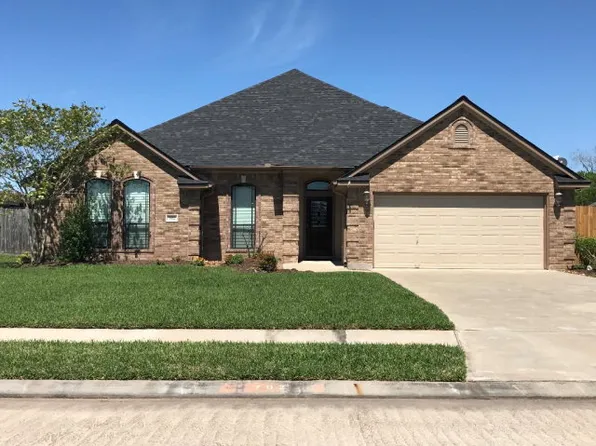 702 Moore St, Richwood, TX 77566