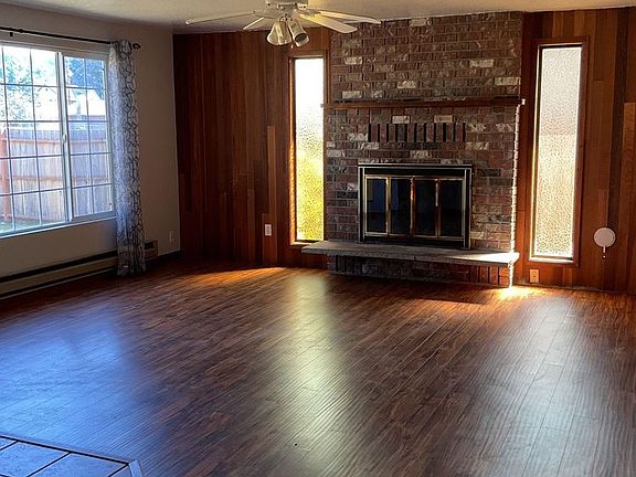 5th image of 206 Fairview St