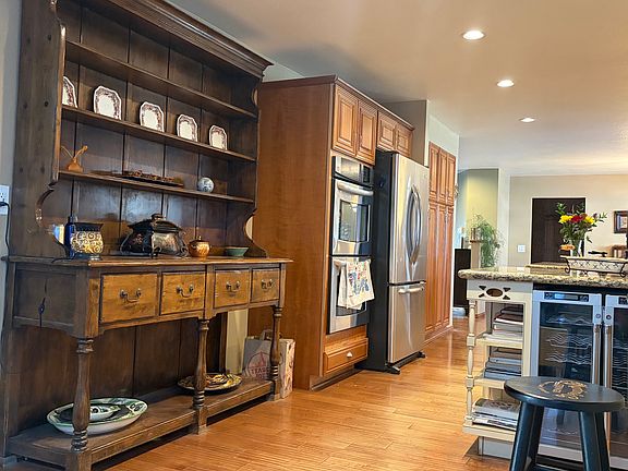 4th image of 22882 Carriage Dr