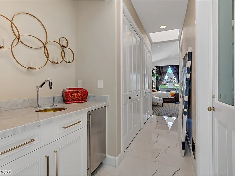8628 Scarsdale Dr — Photo 28