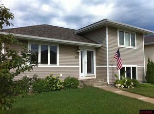 2113 Turpin St, Saint Peter, MN 56082