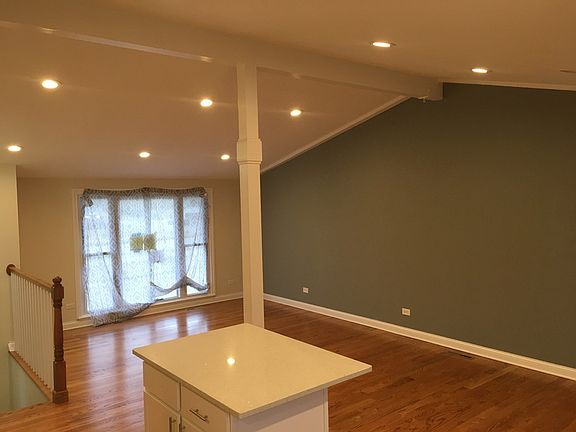 3rd image of 1440 Burnham Ave