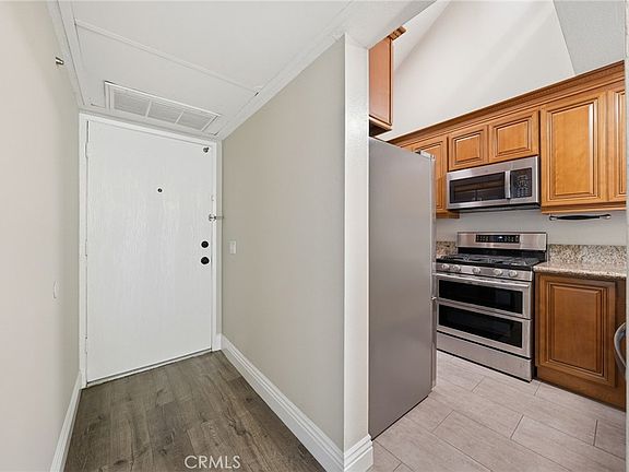 3rd image of 127 Lemon Grv