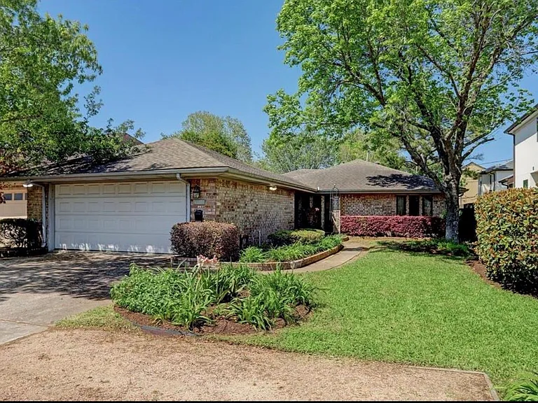 3708 Bellaire Blvd — Photo 2