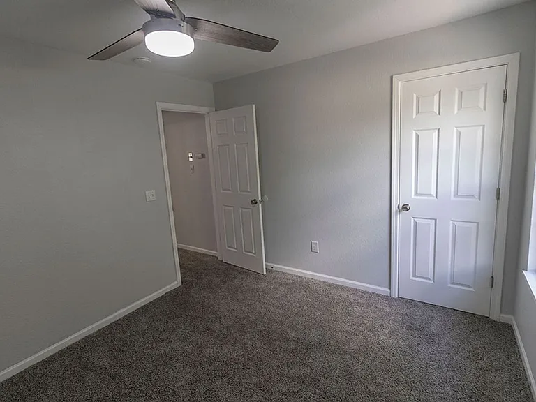 5318 Godas Cir — Photo 25