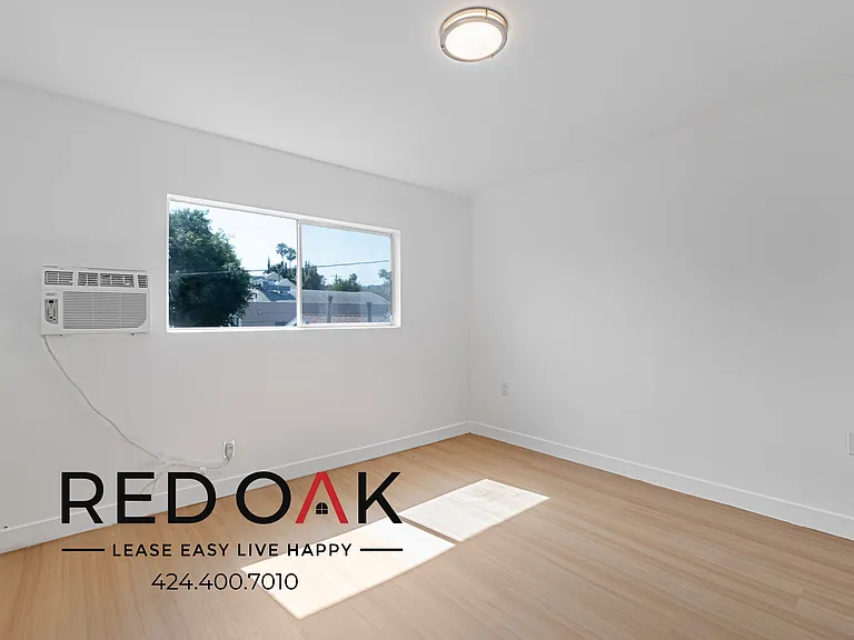 5632 Harold Way #8 — Photo 4