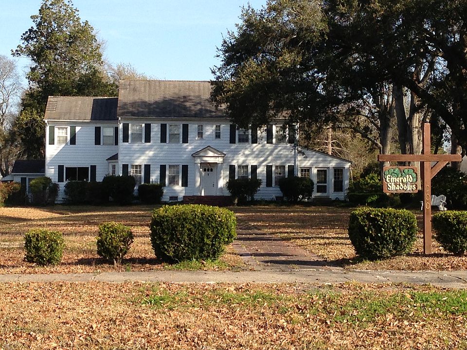 1st image of 200 E Bayou Dr