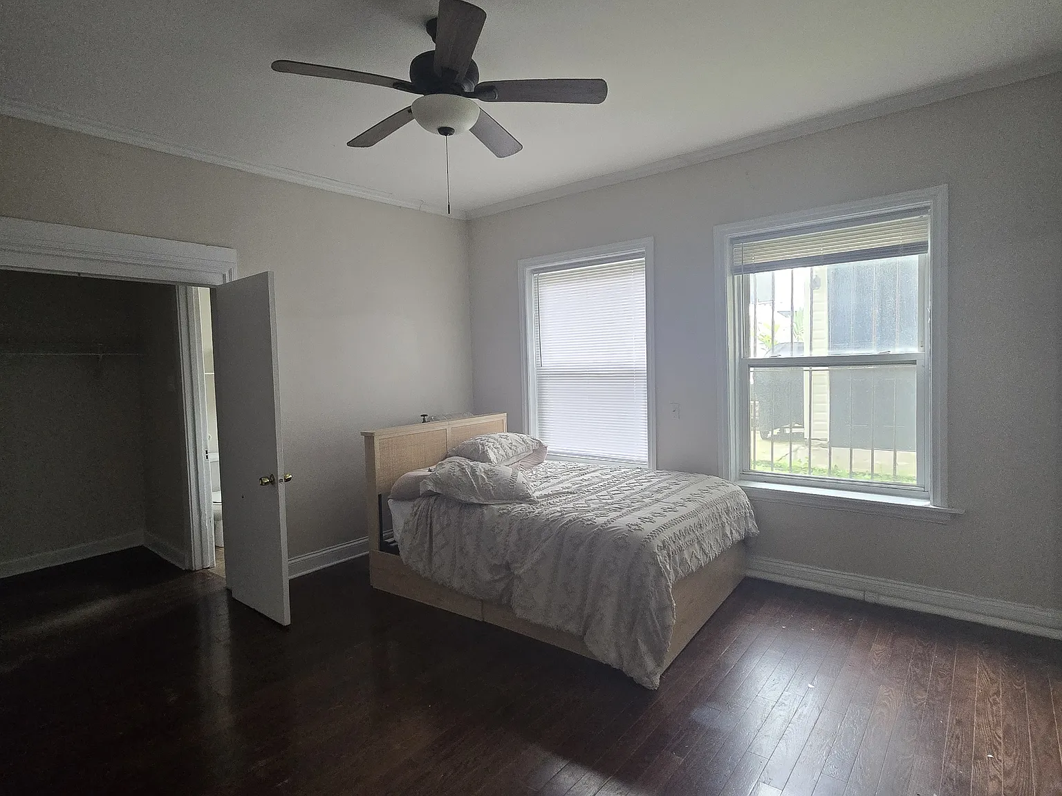 Studio, 500 sqft, $1,350 — Photo 2