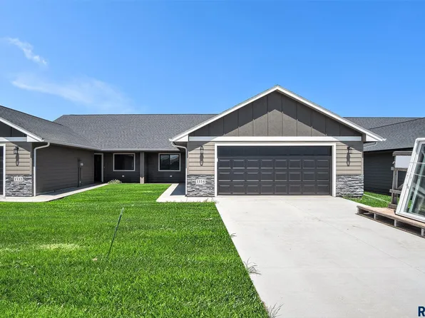 1114 11th St NE, Madison, SD 57042