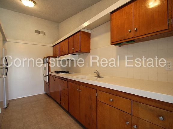 5th image of 512 E Sandra Ave APT D
