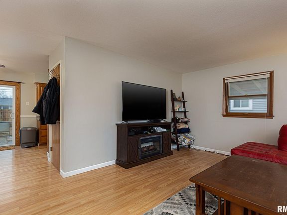 4th image of 2619 Holly Dr