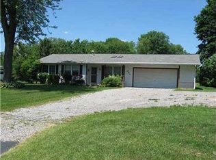 863 Mercer Grove City Rd, Mercer, PA 16137