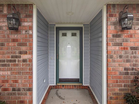 5th image of 4405 Southminster Cir