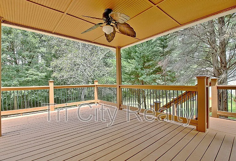 49 Montrose Ln — Photo 19