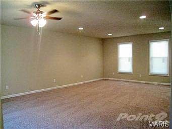 4th image of 711 Ron Dr
