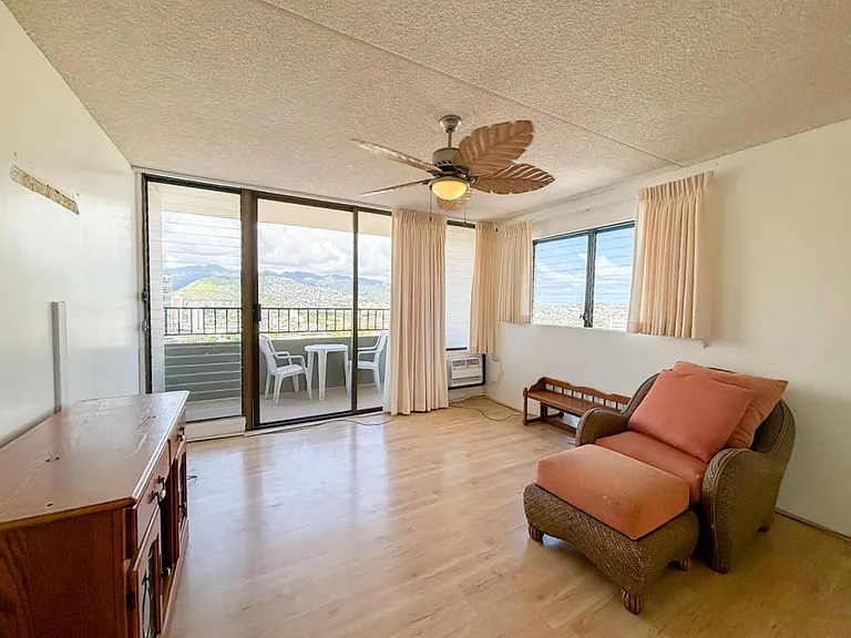 2240 Kuhio Ave #2505 — Photo 3