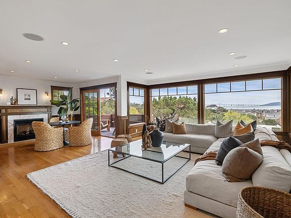 3rd image of 37 Bonnie Banks Way