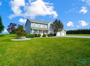 18615 Carter Rd, Bowling Green, OH 43402