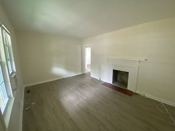 2nd image of 388 Phillips Dr SE