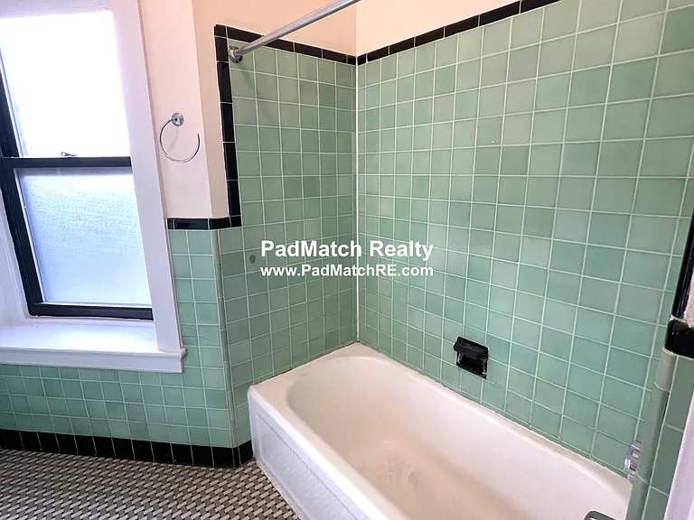 504 Beacon St #5 — Photo 15