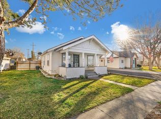 517 6th St, Filer, ID 83328